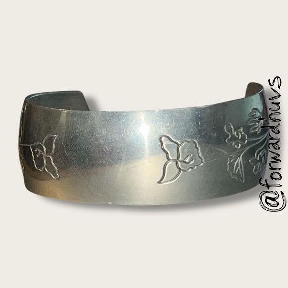 Vintage MJ Pewter Cuff Bracelet – Violet Engraving February Flower - Picture 1 of 7